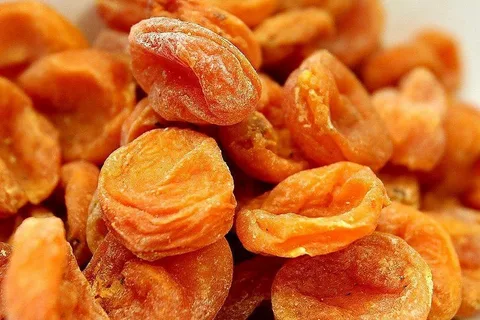 تصویر 1 از آلو بخارا گوشتی با پر بودن میوه و کیفیت بالای محصول